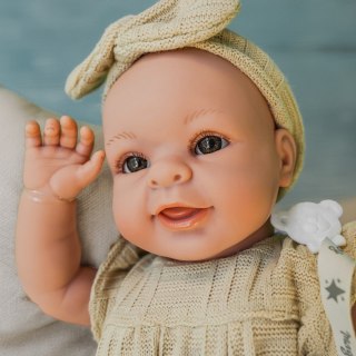 Lalka Paula pachnąca wanilią z kocykiem Magic Baby 46524