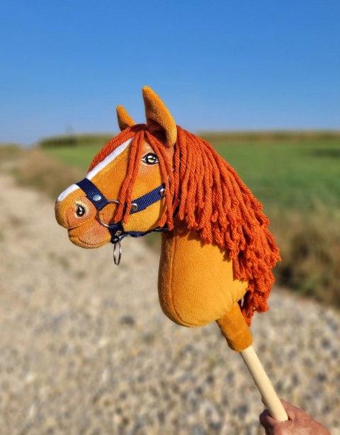 Hobby Horse Mały koń na kiju Premium - kasztan A4 Hobby Horse Mały koń na kiju Premium - kasztan A4