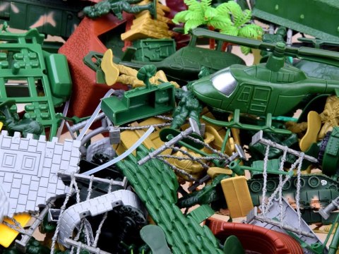 Duży zestaw Wojsko żołnierzyki czołgi broń ZA2672 Duży zestaw Wojsko żołnierzyki czołgi broń ZA2672