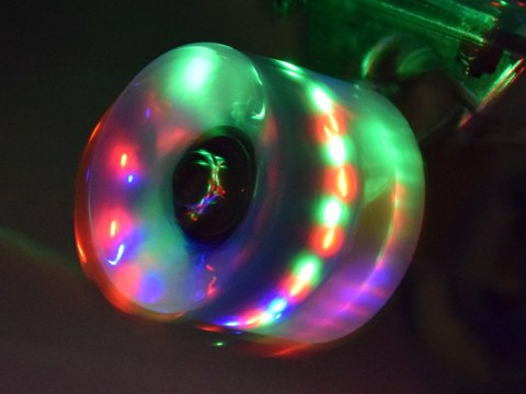 Deskorolka FISZKA dla dzieci ze świecącymi kółkami LED do 50kg SP0715