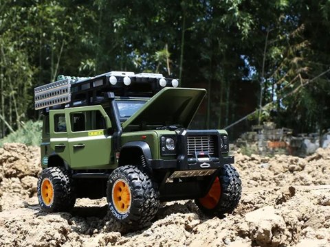 Samochód Terenowy metalowy napęd dźwięk światło led 1:24 ZA4795 Samochód Terenowy metalowy napęd dźwięk światło led 1:24 ZA4795