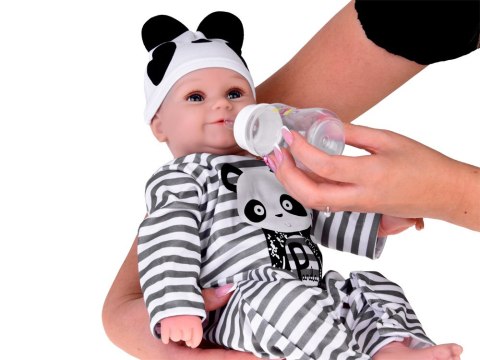 Urocza miękka Lalka Chłopiec 45cm jak żywa ubrana kombinezon Panda ZA5358 Urocza miękka Lalka Chłopiec 45cm jak żywa ubrana kombinezon Panda ZA5358