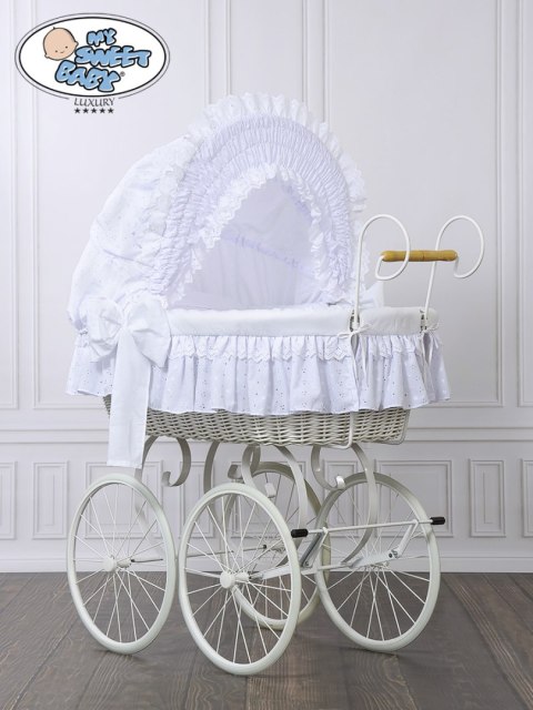 Kosz Mojżesza Retro Charlotte - biały + biała haftowana pościel z białą haftowaną koronką