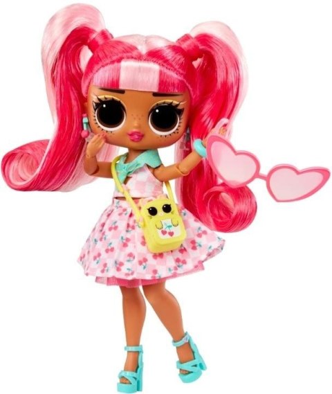 LOL Surprise Tweens Core Doll - Cherry B.B. LOL Surprise Tweens Core Doll - Cherry B.B.
