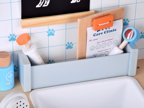 Drewniany Gabinet Klinika Weterynarz z Pluszowym Pieskiem Akcesoria ZA5939