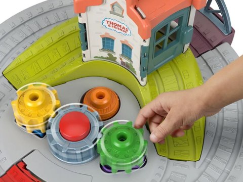 Kolejka Tomek i Przyjaciele STOLIK 360° 60cm interaktywny + akces. ZA6183