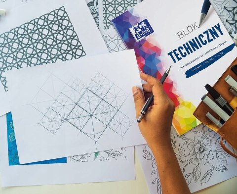 Blok techniczny szkolny A4 biały 10 kartek 250g 400093199 OXFORD