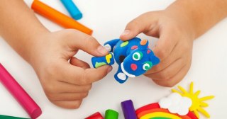 Plastelina dla dzieci Zestaw 6 kolorów neonowych MONA St.Majewski