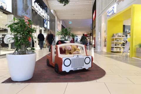 Drewniana ciężarówka z platformą czerwona meble dla dzieci zabawka Micki Drewniana ciężarówka z platformą czerwona meble dla dzieci zabawka Micki