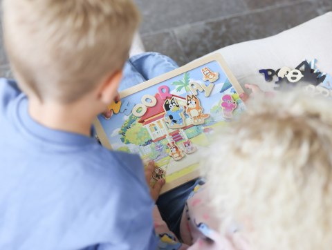 Dwustronna magnetyczna tablica literki i obrazki edukacyjna zabawka Bluey Dwustronna magnetyczna tablica literki i obrazki edukacyjna zabawka Bluey