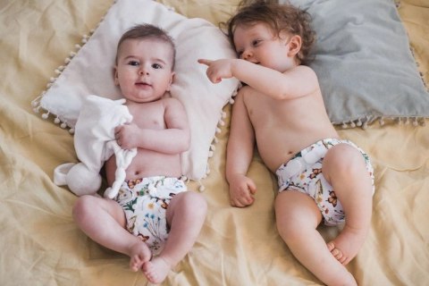 Pieluszka z kieszonką W TRAWIE 5-15kg - rzepy Pieluszka z kieszonką W TRAWIE 5-15kg - rzepy